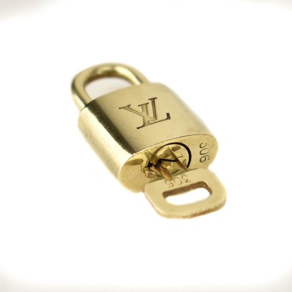 LOUIS VUITTON: Gold/Brass, Metal "LV" Logo Padlock & Key Set #306 (sz) - Picture 2 of 5
